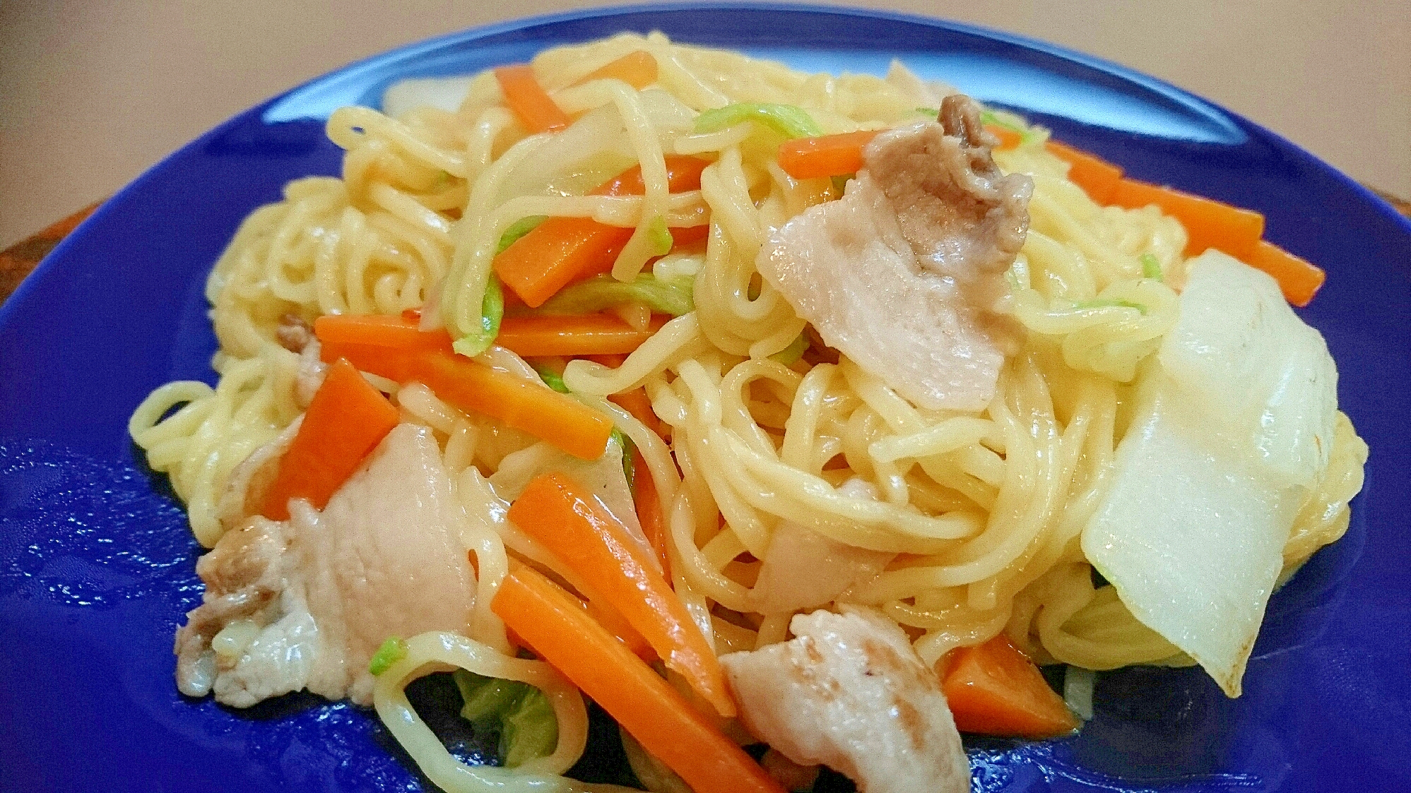 マルちゃん正麺塩味で塩焼きそば風