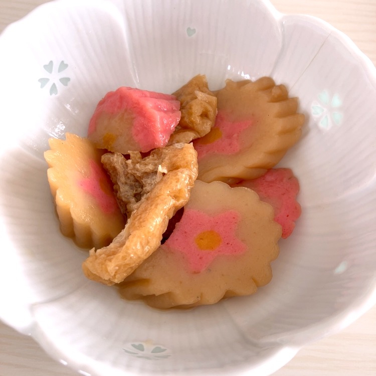 お正月の余りのなるとで、超簡単！絶品煮物♪