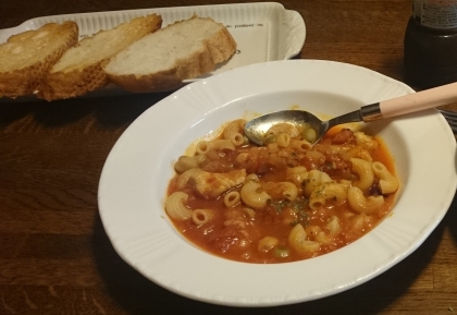 鶏と大豆とマカロニのトマト煮