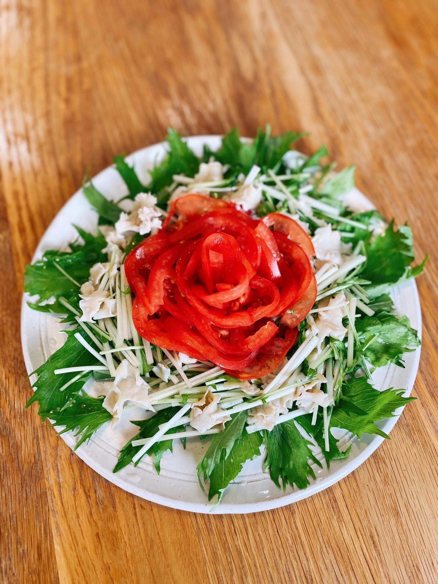 水菜とトマトのフラワーサラダ