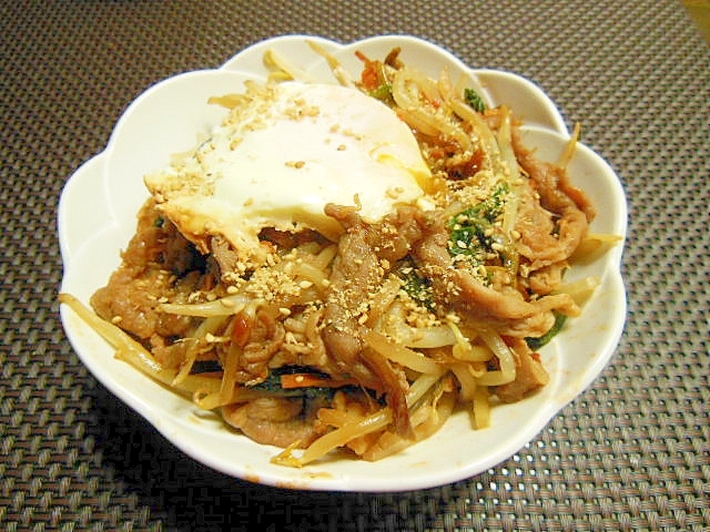 豚肉と野菜のジンギスたれ雑穀ごはん丼♪