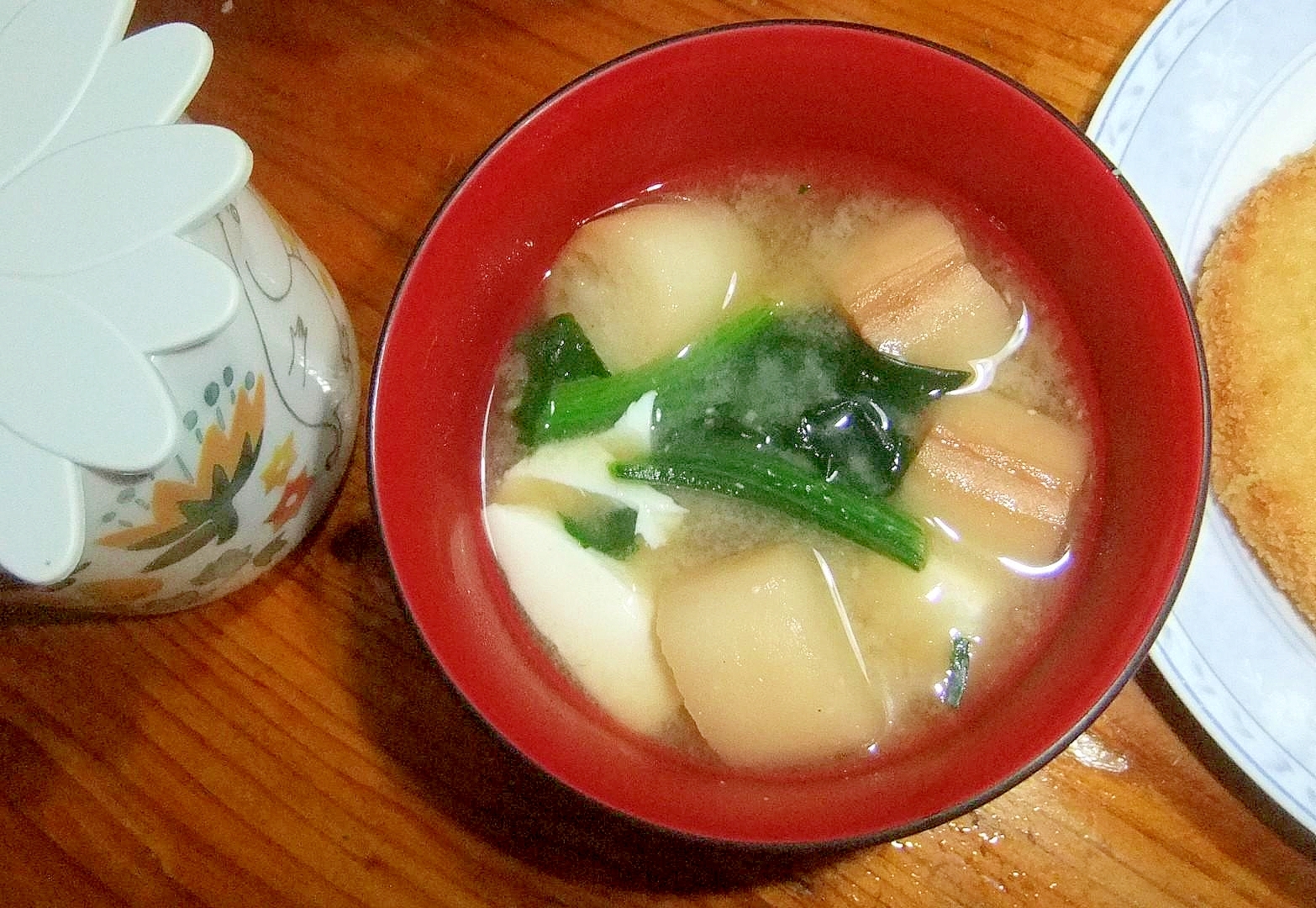 麩とほうれん草と豆腐のお味噌汁