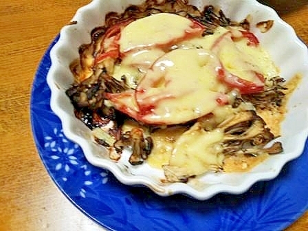 焼きトマト　舞茸とチーズのコラボ