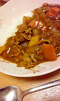 豚バラ肉で柔らかカレー