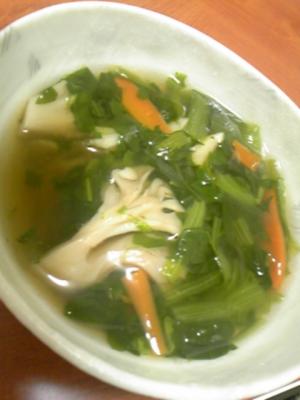 体ポカポカ☆生姜入り☆小松菜と舞茸のスープ