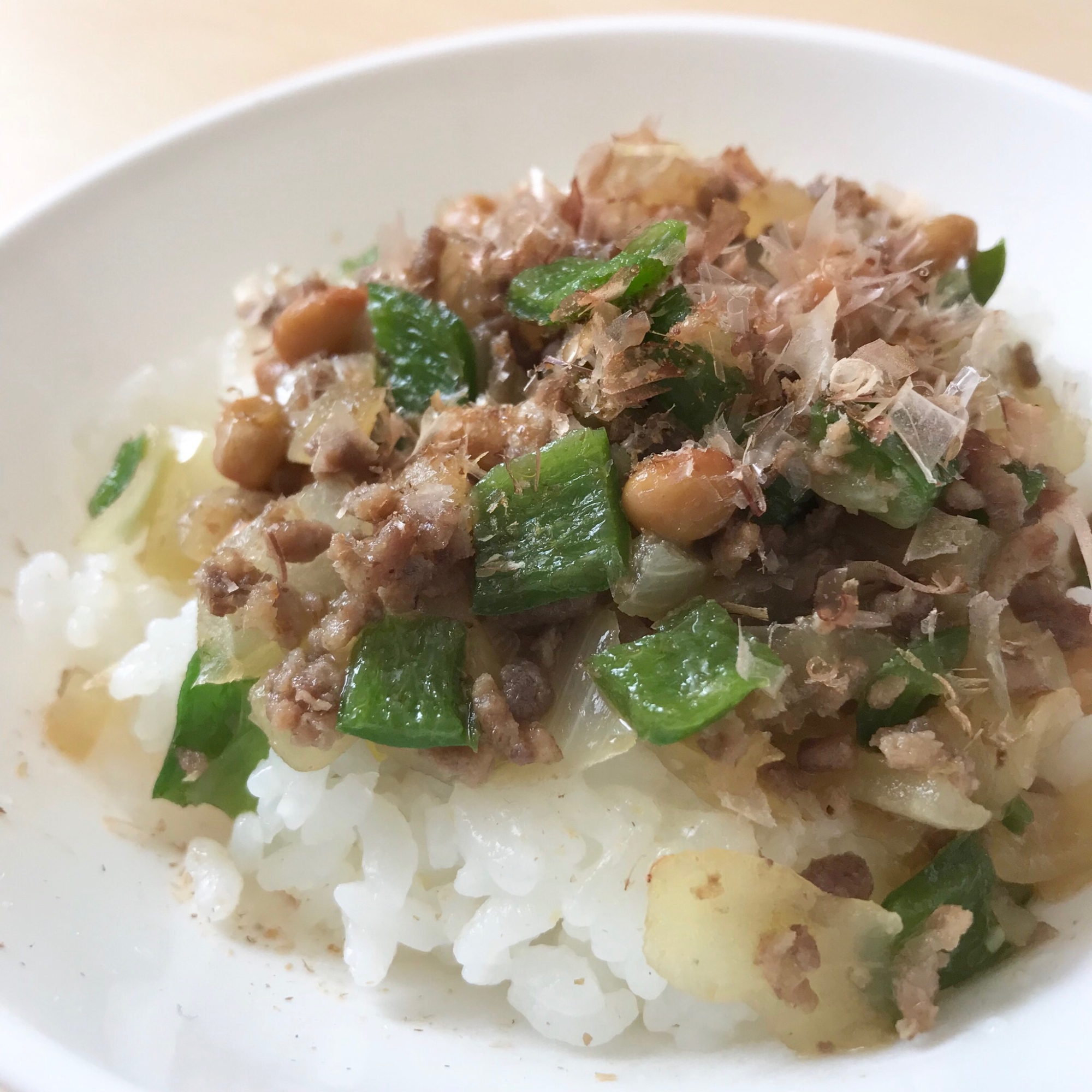 幼児食 ひき肉と納豆ピーマンのおかか丼 レシピ 作り方 By みさちゃん 楽天レシピ