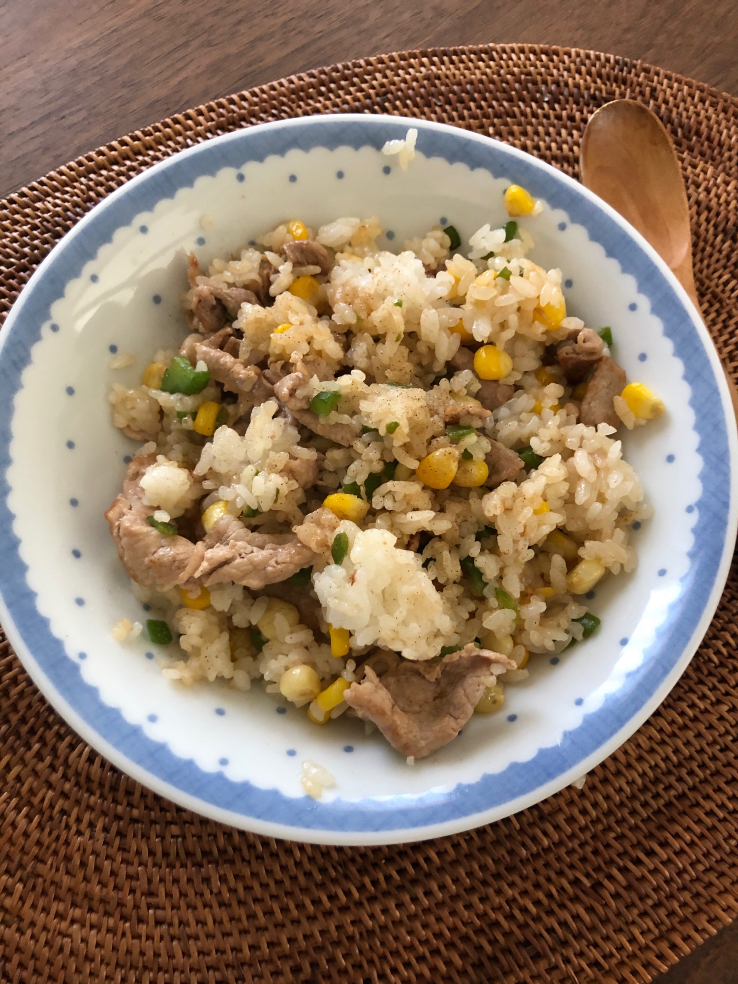 お昼にチャチャっとチャーハン