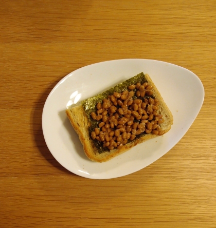 韓国のりとひきわり納豆のトースト