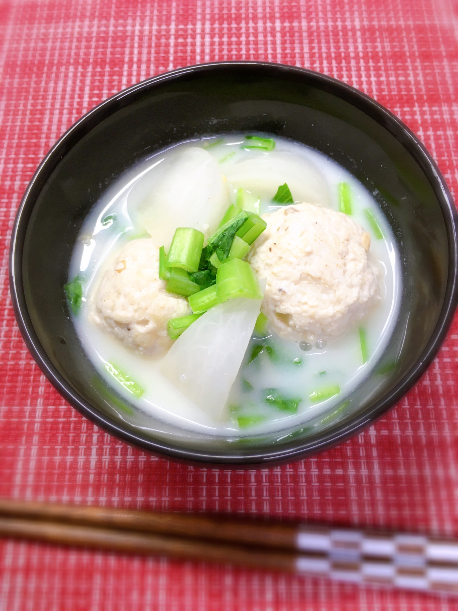 和風のホッコリ旨味♡鶏団子入り豆乳味噌スープ