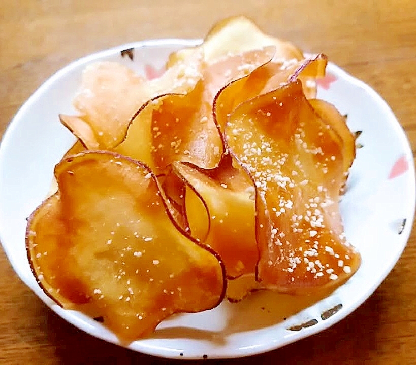 粉チーズ味の薩摩芋チップス