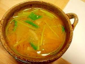 大根と三つ葉で☆お味噌汁