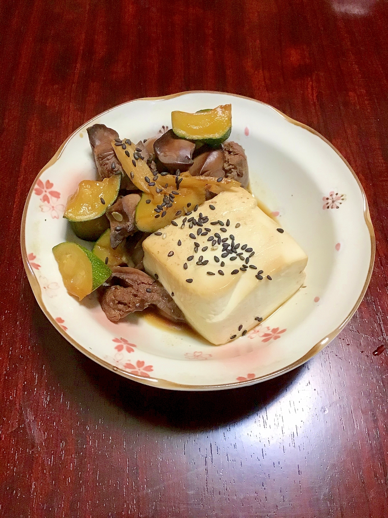 ズッキーニと鶏レバーの甘辛煮with煮豆腐。
