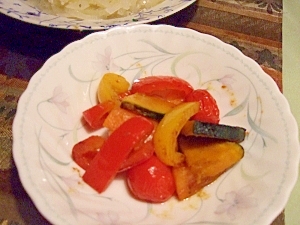 彩り野菜のアンチョビバターソテー