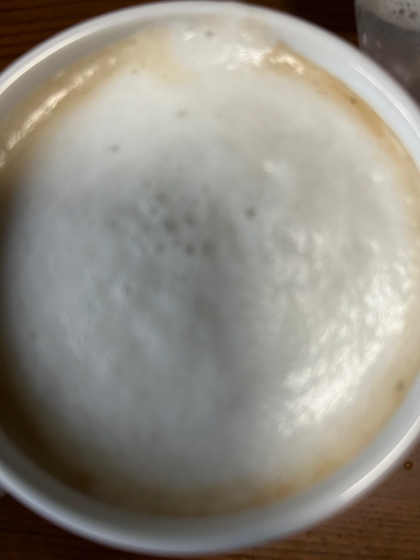 泡だて器でふわふわカプチーノ