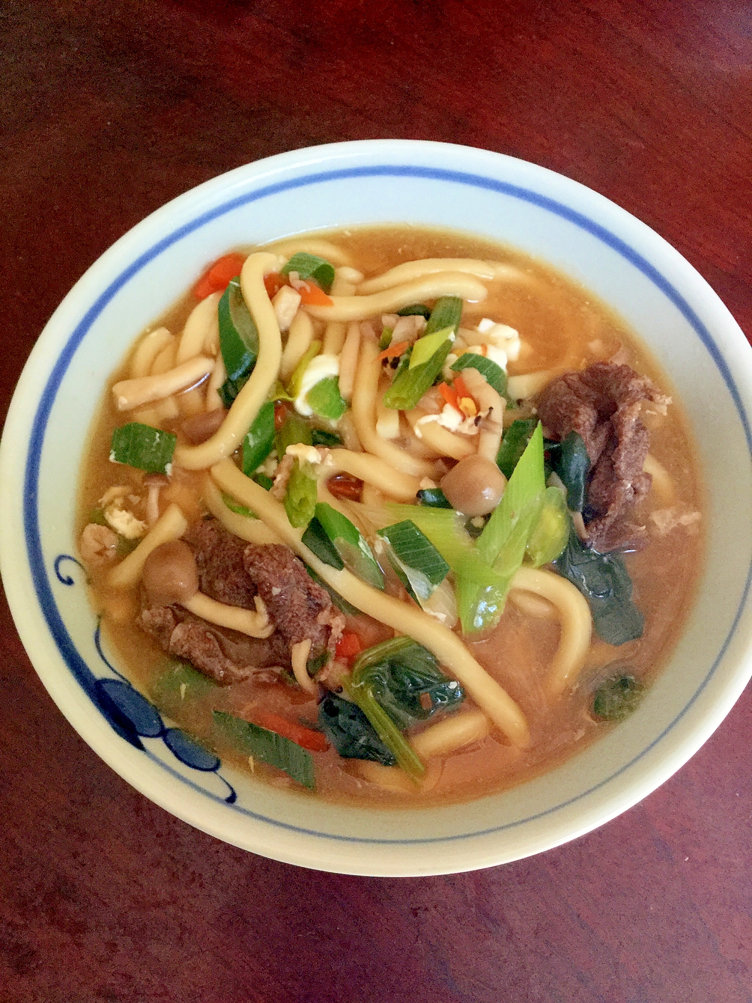 キノコとネギの牛肉煮込みうどん！