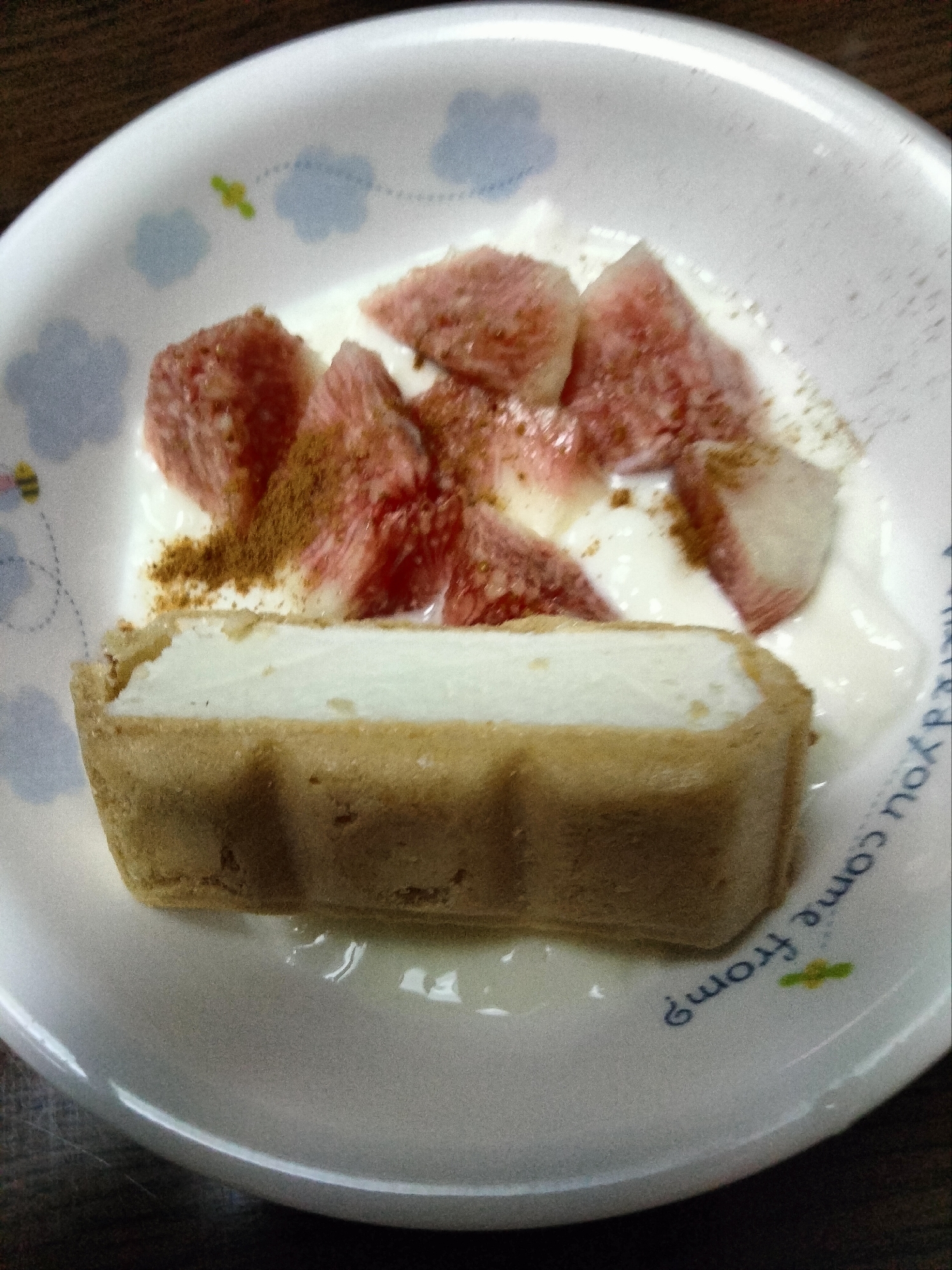 今日のヨーグルト♡イチジク&アイスモナカ
