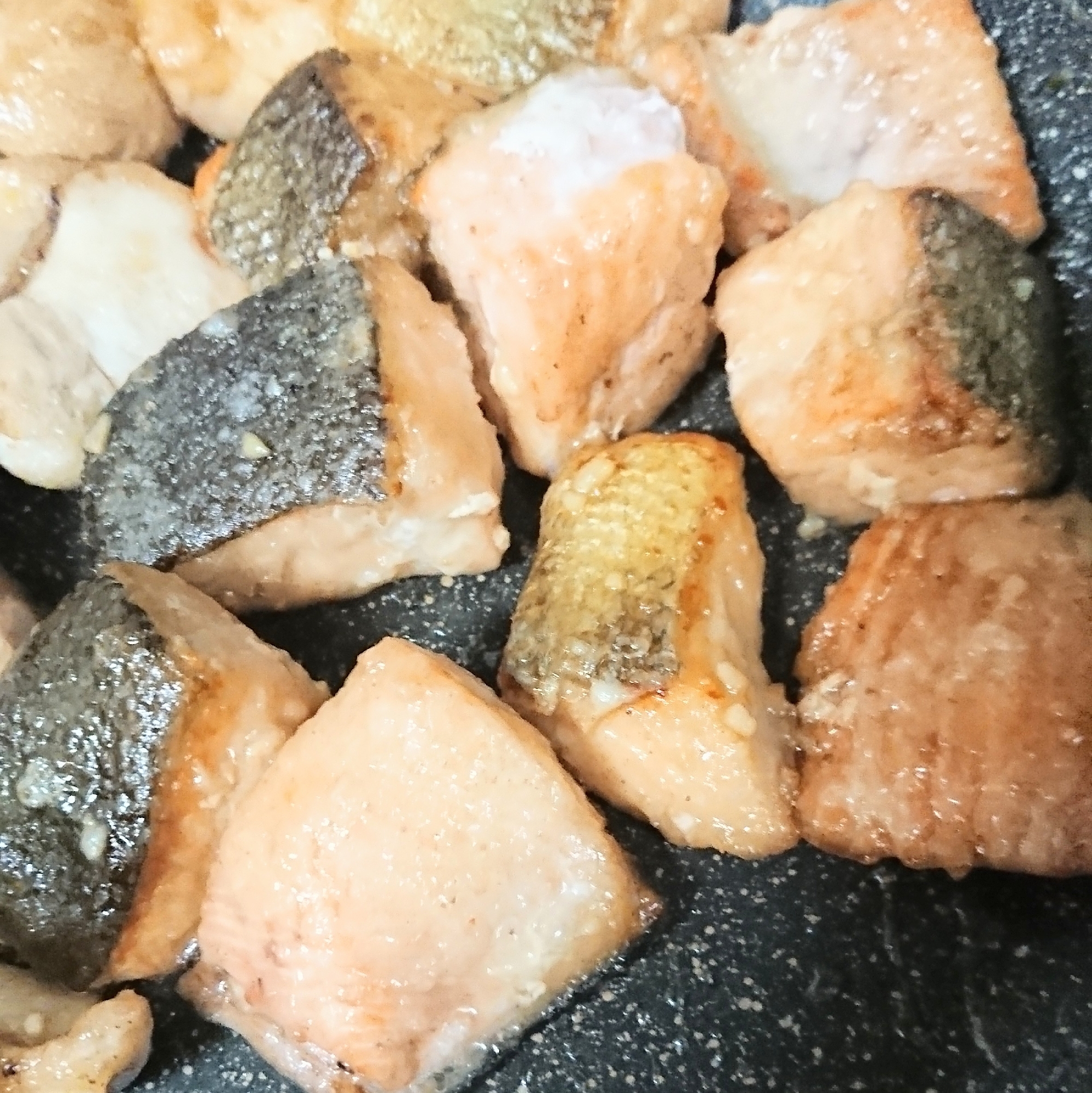 秋鮭の甘辛炒め