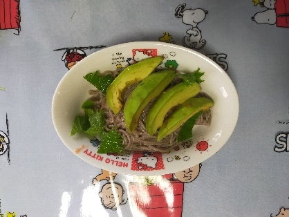 ジョンリーさん(*´∇`)ﾉうどんが無くて蕎麦とタラコソースがあったので使ってみる♪♪問題なし( ≧^≦)♪旨♪ただ、アボガドが固かった（ＴＴ）切るタイミンク難