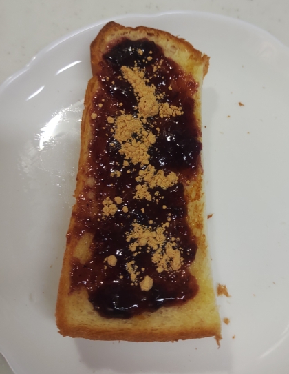 きな粉とジャムと胡麻の簡単トースト