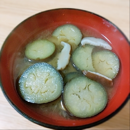 椎茸の風味が良くてなすも美味しいお味噌汁でした(*^-^*)