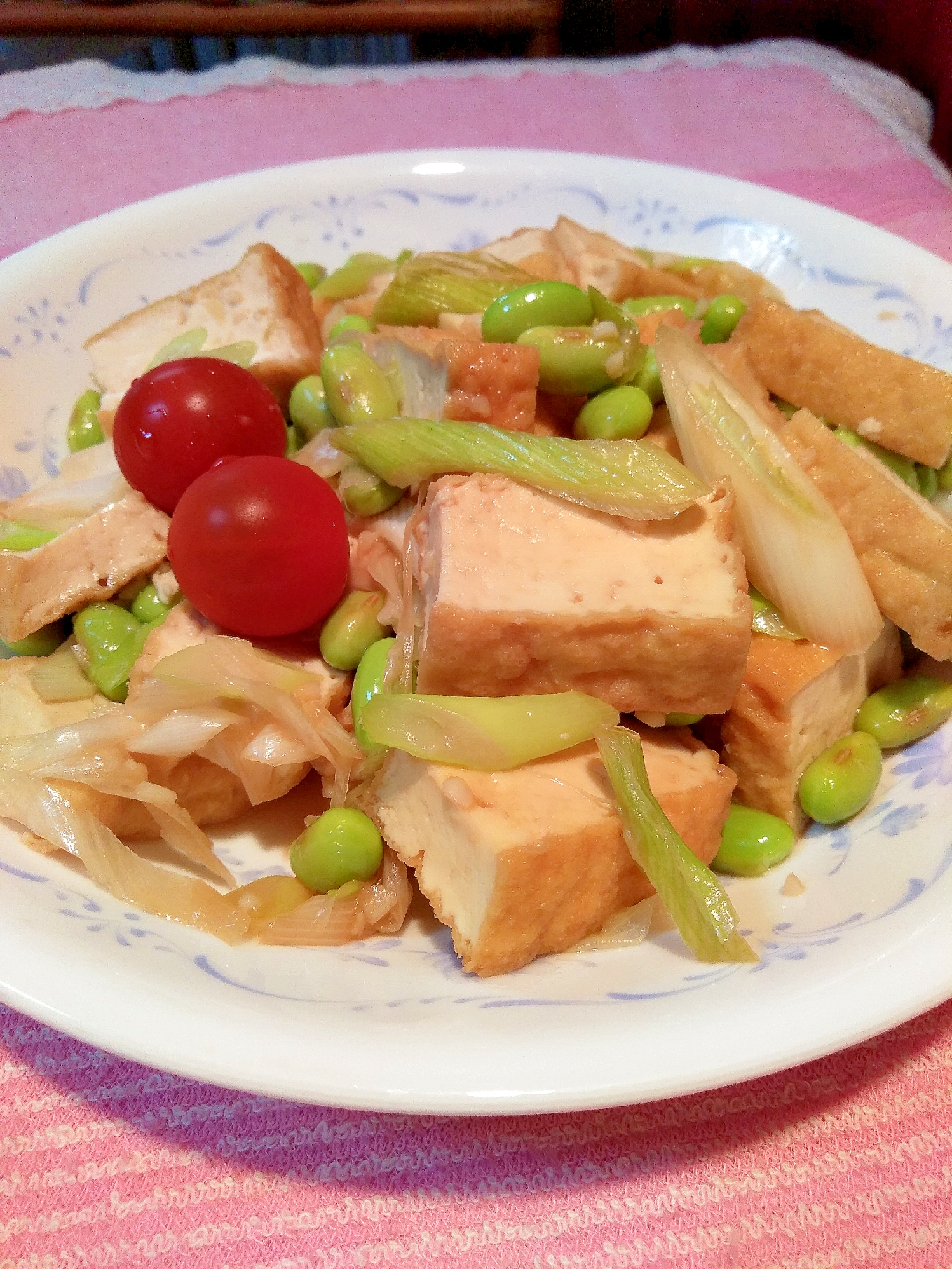 厚揚げ、枝豆、ねぎの炒め煮