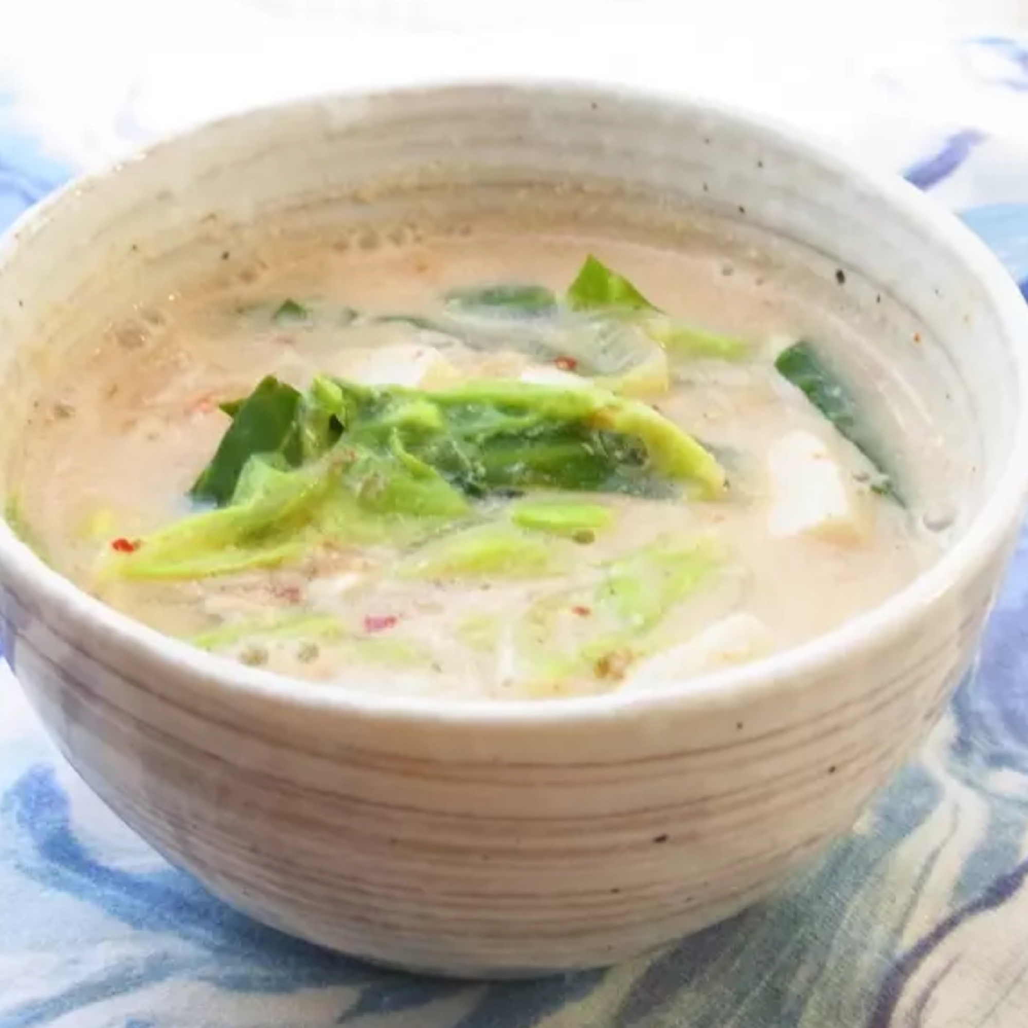 白菜の豆乳ごまスープ