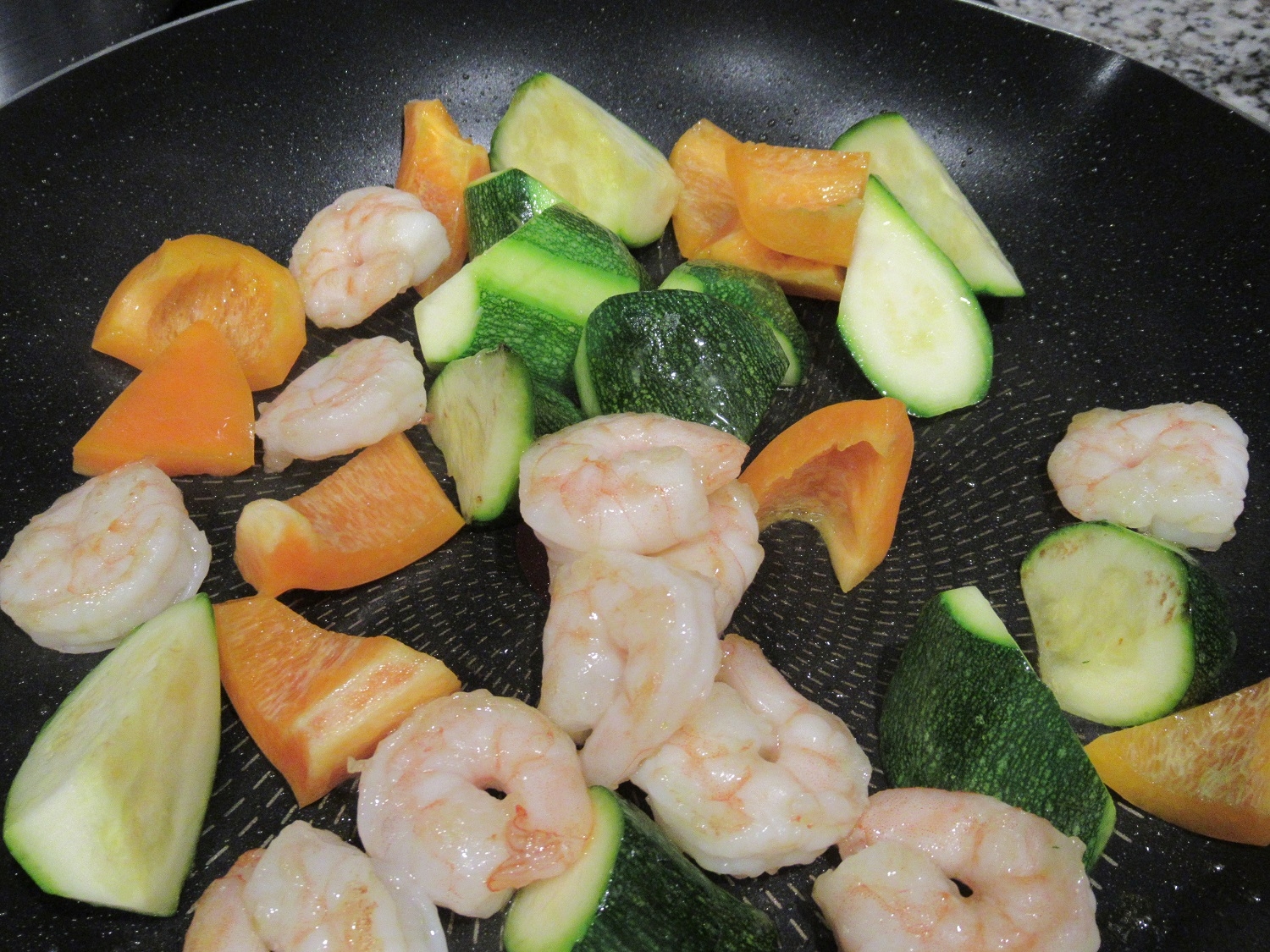 エビとズッキーニのパスタソース炒め レシピ 作り方 By みーちゃん6914 楽天レシピ エビとズッキーニのパスタソース炒め レシピ 作り方 By みーちゃん6914 楽天レシピ