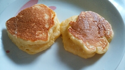 豆腐でふんわり厚みのあるホットケーキ♪