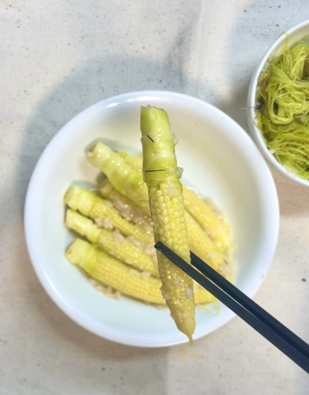 皮ごと焼きベビーコーン｜塩麹バター添え
