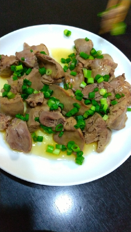 余熱で茹でてフワフワ！低温鶏レバーのネギ塩ごま油