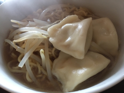 袋ラーメンアレンジ！水餃子入り簡単醤油ラーメン♪