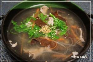 エコ再生野菜を使って「春菊」と木くらげの中華スープ