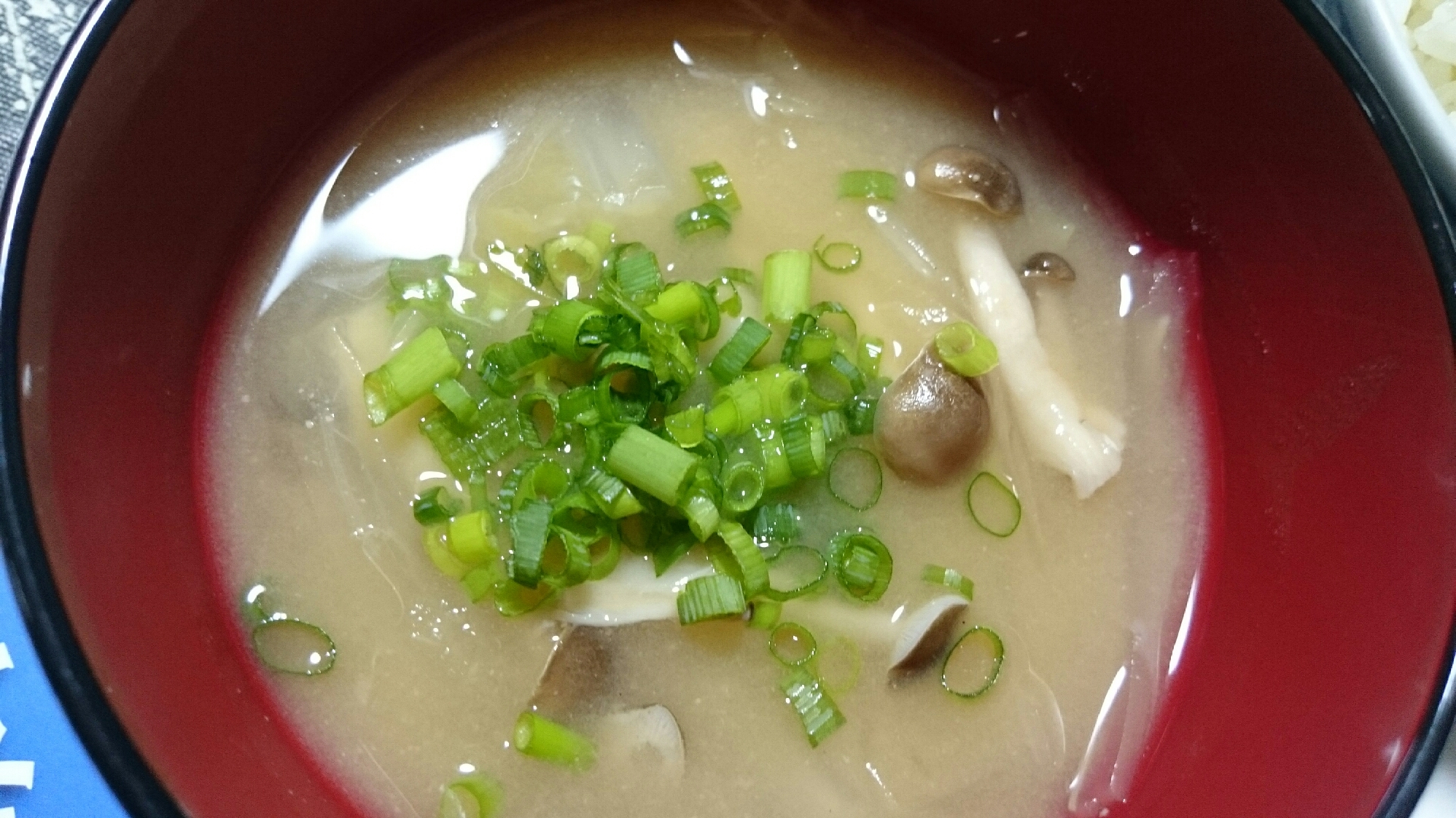 ストウブDe〜白菜としめじの味噌汁