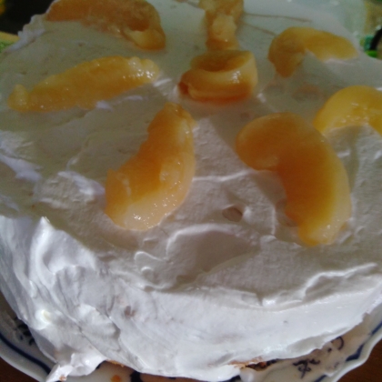 旬の桃ケーキ、毎年作りますが夏で溶け易くて困ってました。これいいですね!!天才レシピに感謝です☆m(__)m☆