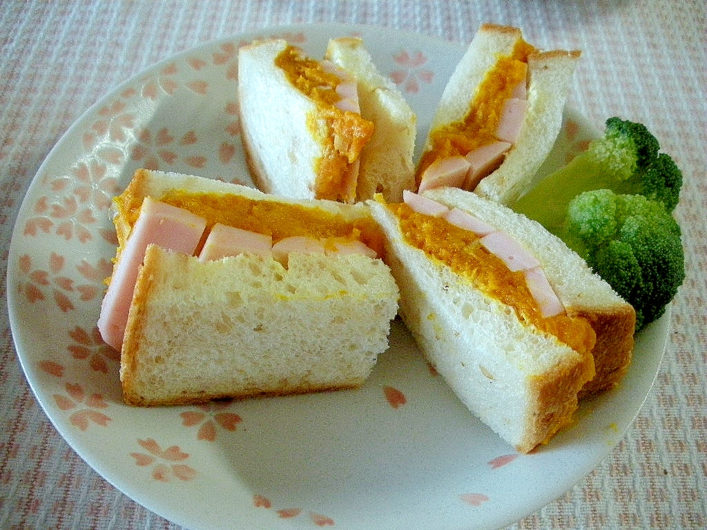 ☆ゆでかぼちゃとソーセージのサンドイッチ☆