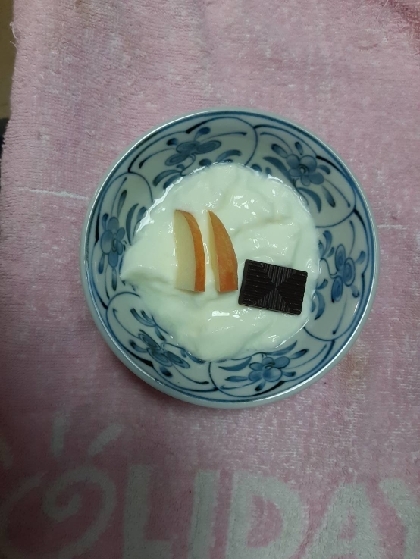 りんごとチョコのヨーグルト