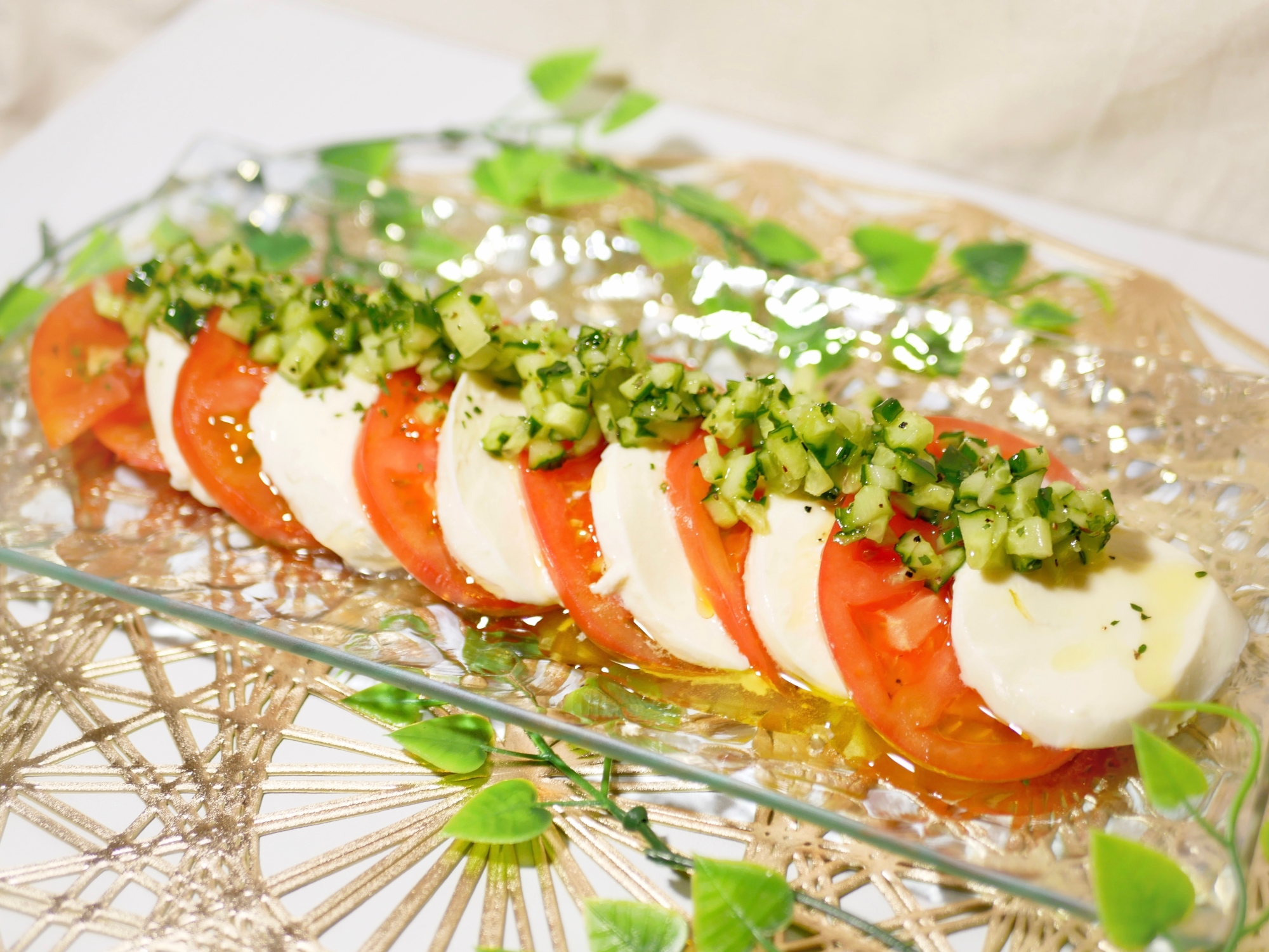 刻みきゅうりがポイント☆トマトのカプレーゼ