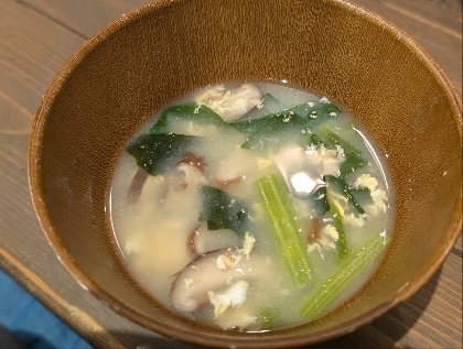 【簡単なのに本格的】ふわふわ卵とわかめの卵スープ