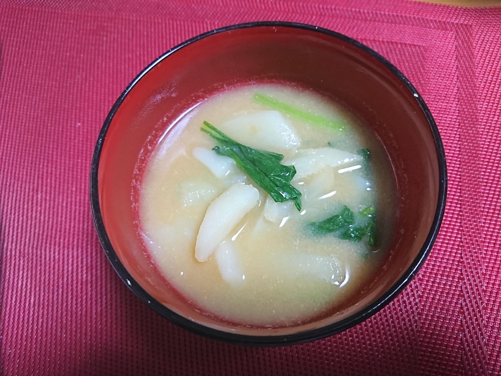 蕪の葉とじゃがいもの味噌汁