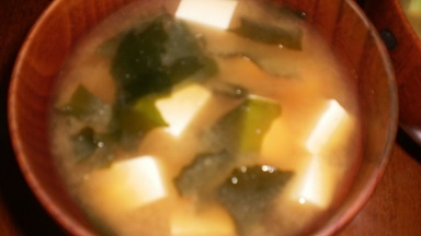 豆腐も加えてわかめの味噌汁美味しかったです。