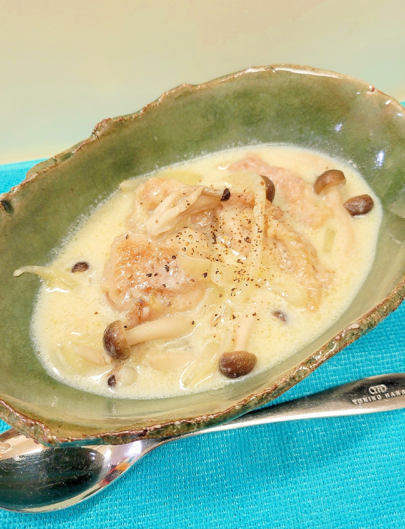 簡単♪(^^)鶏肉とシメジの豆乳クリーム煮♪