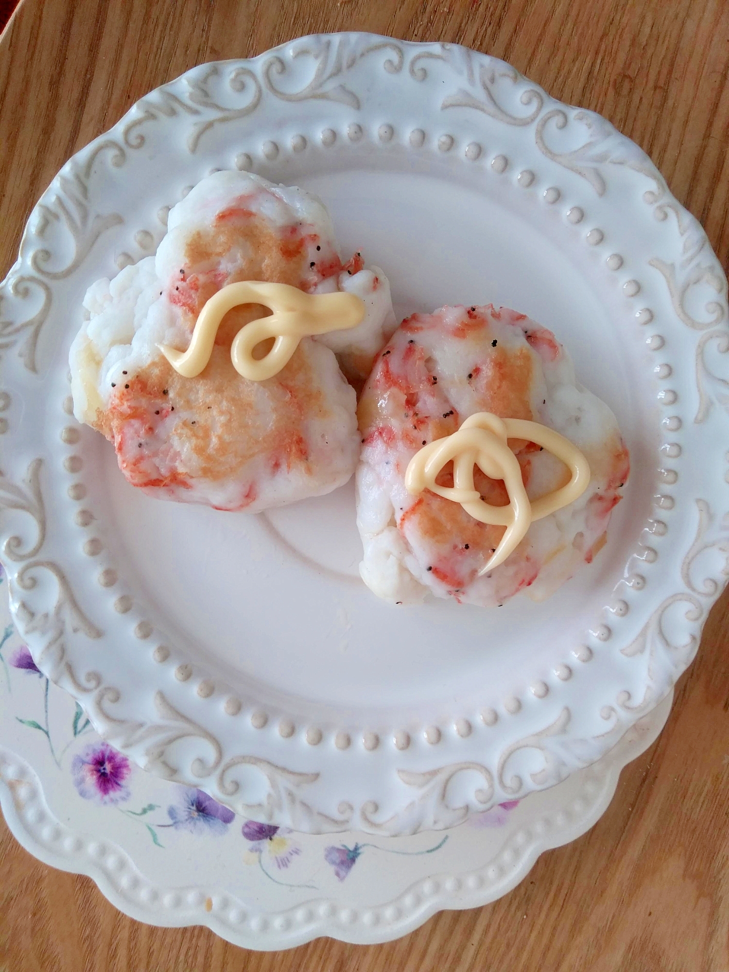 簡単つまみ～もんで焼くだけはんぺんバーグ