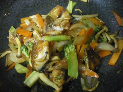 さばをこんな風に食べたことなかったので、驚きでした。
そして、美味しくて、ご飯がすすみました。ごちそうさまです♪