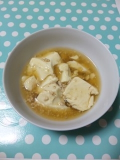 冷凍保存してたのをアレンジしました。
豆腐だけで彩り悪いですが(＞_＜)