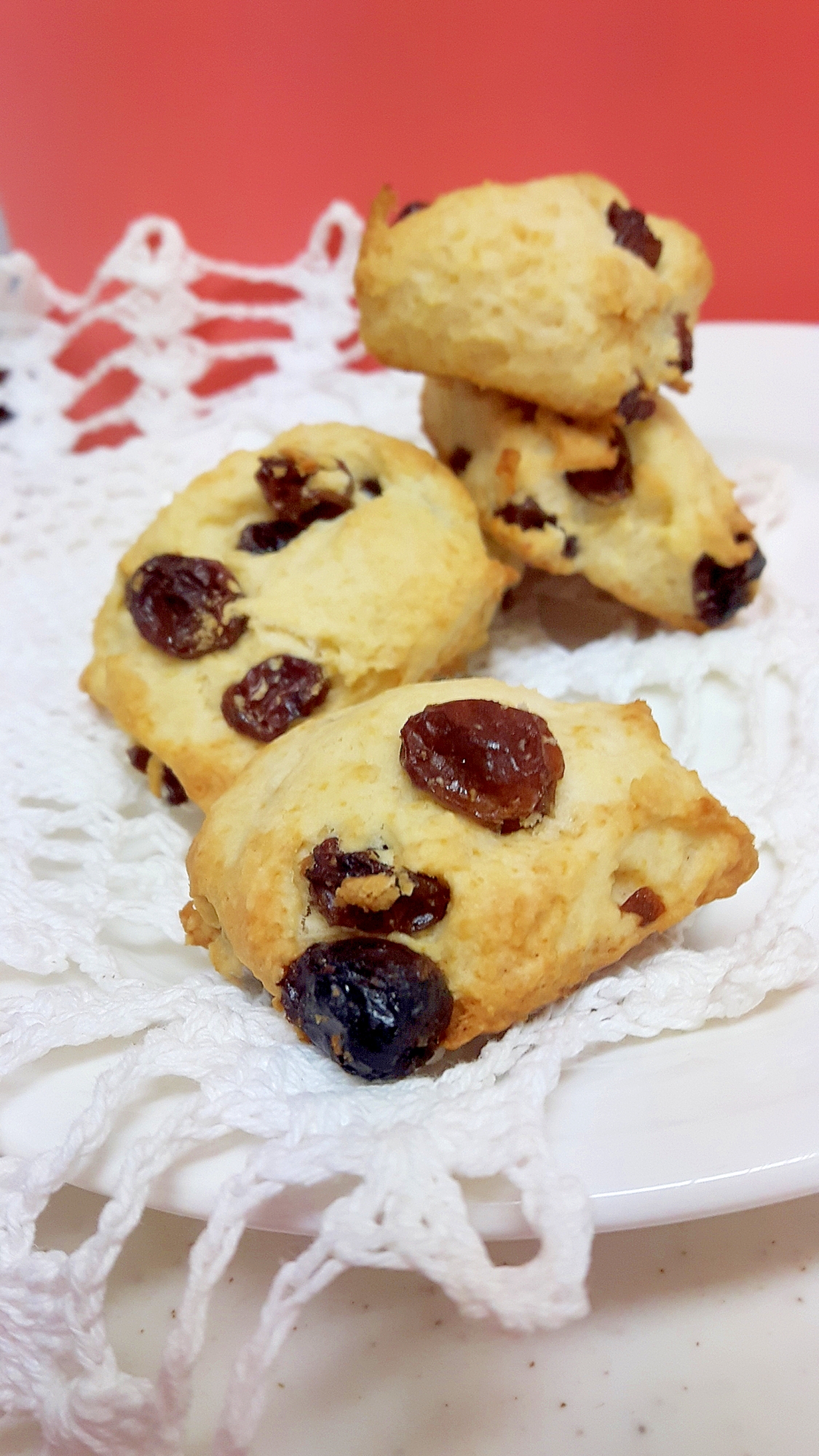 サクほろ食感!(^^)レーズンのホットビスケット♪