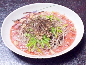 ガスパチョ風スープで野菜たっぷり★トマト蕎麦