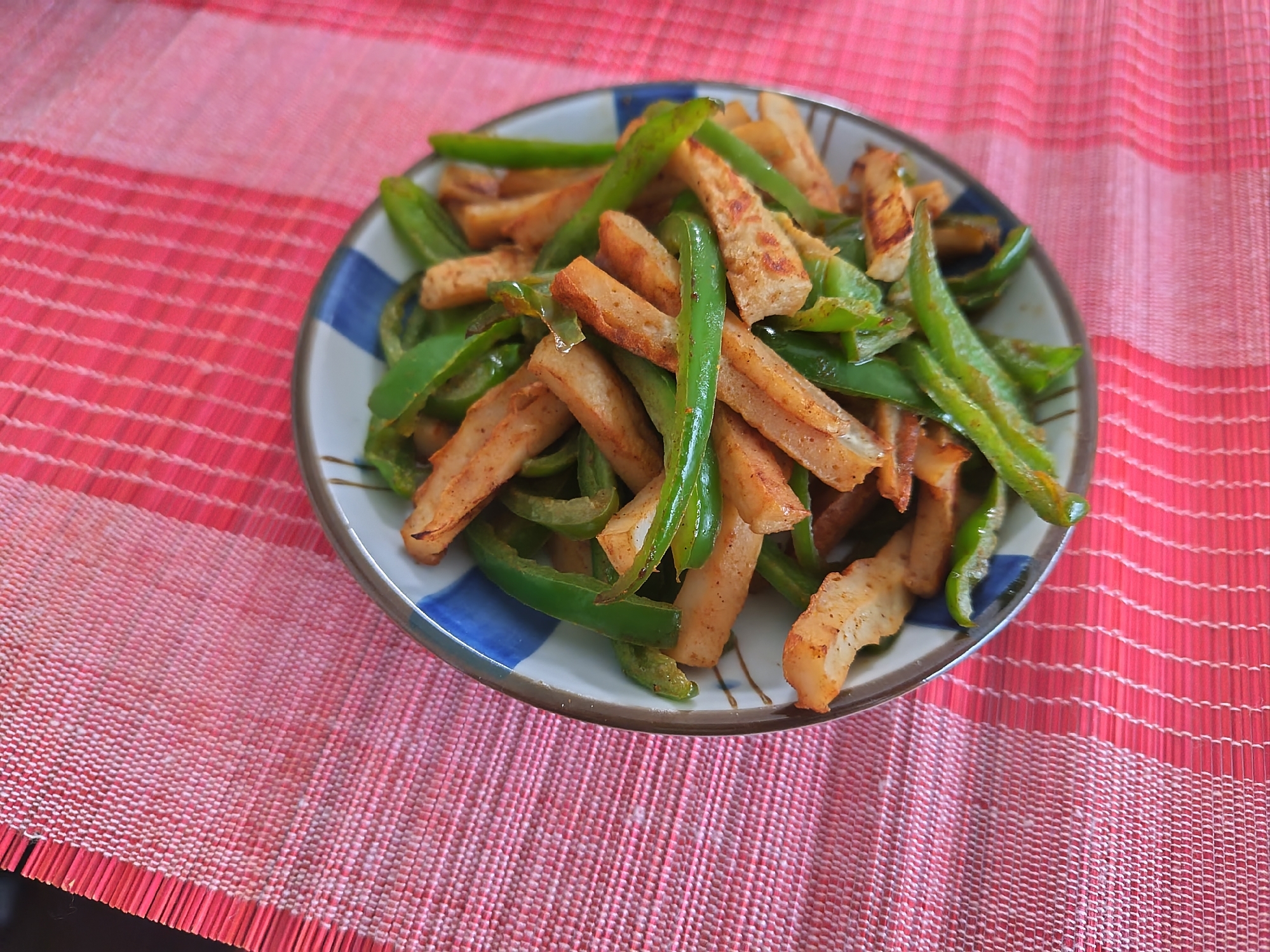 簡単！副菜！ちくわとピーマンのカレー風炒め〜