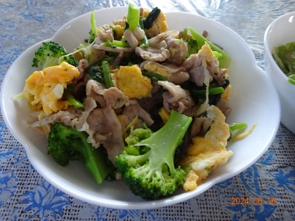ブロッコリー、ほうれん草入り、豚肉のたまご炒め♬