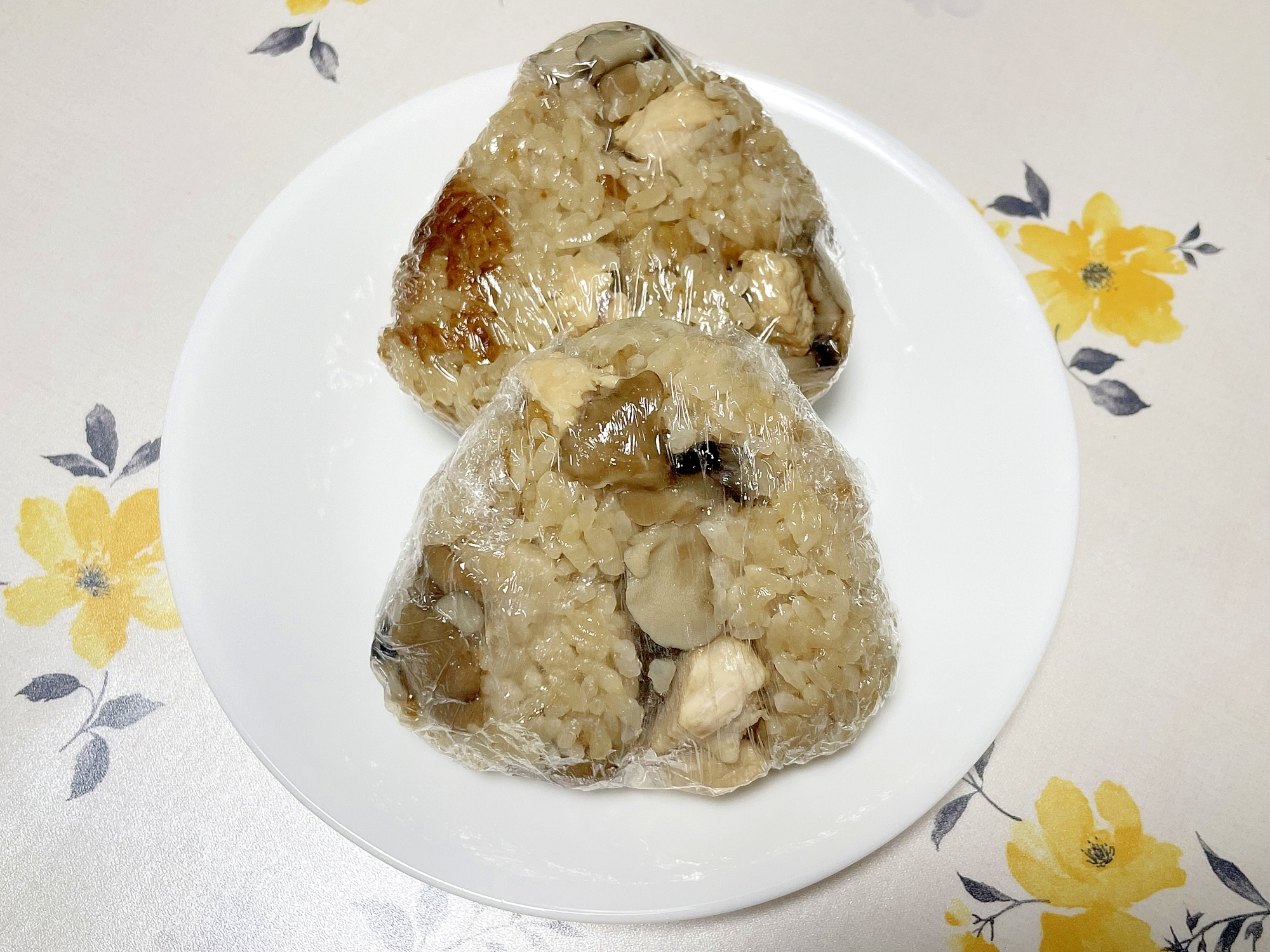 舞茸ごはんのおにぎり