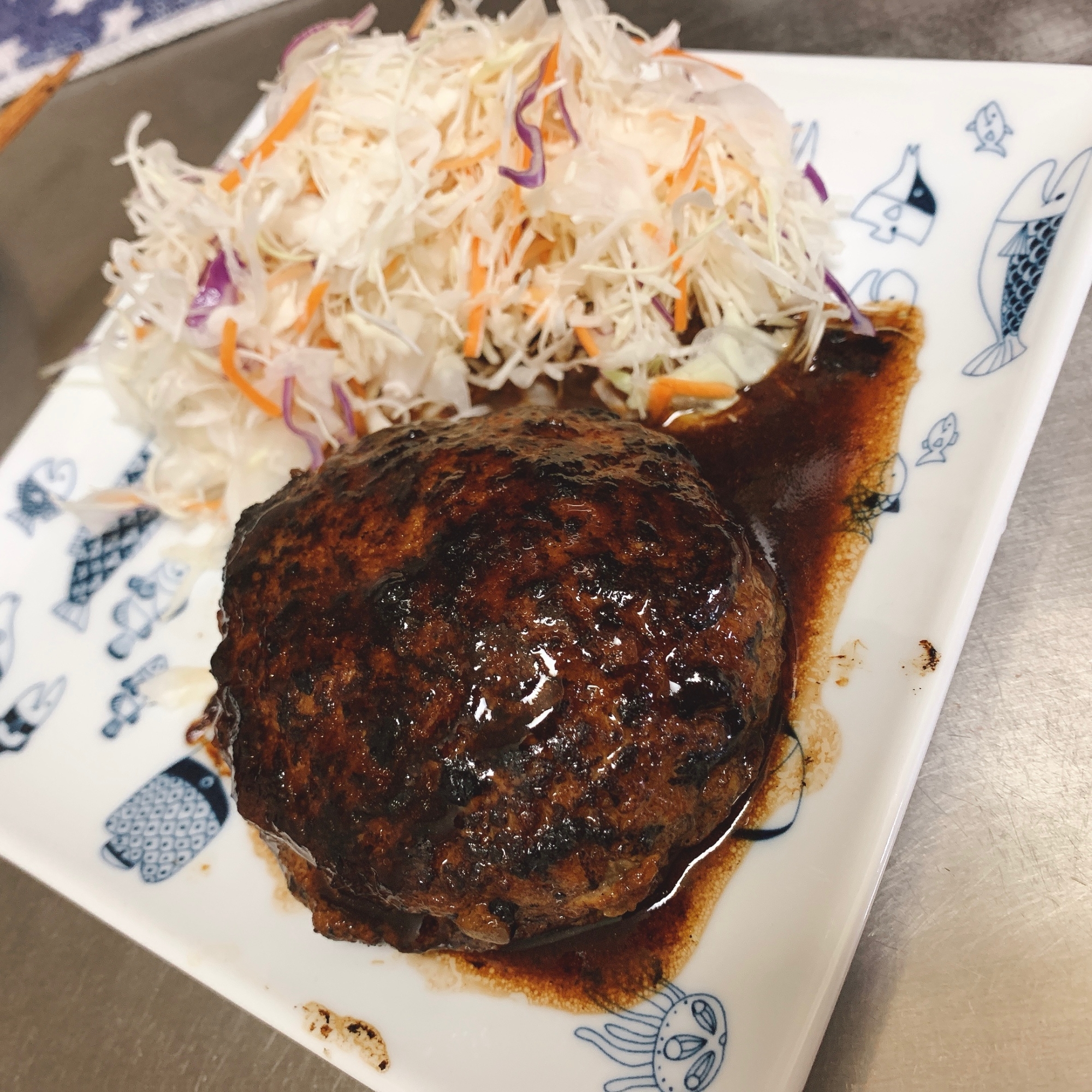 肉汁溢れる 絶品飲めるハンバーグ レシピ 作り方 By さくぱぱ 楽天レシピ 肉汁溢れる 絶品飲めるハンバーグ レシピ 作り方 By さくぱぱ 楽天レシピ